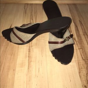 Elegant and fashionable mule clogs by Zara. $29