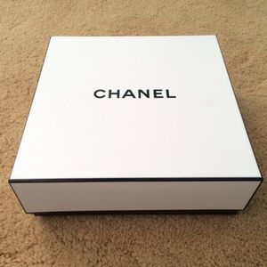 Authentic Chanel Box😎
