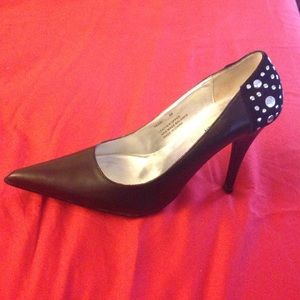 Tifani black leather Steve Madden heels