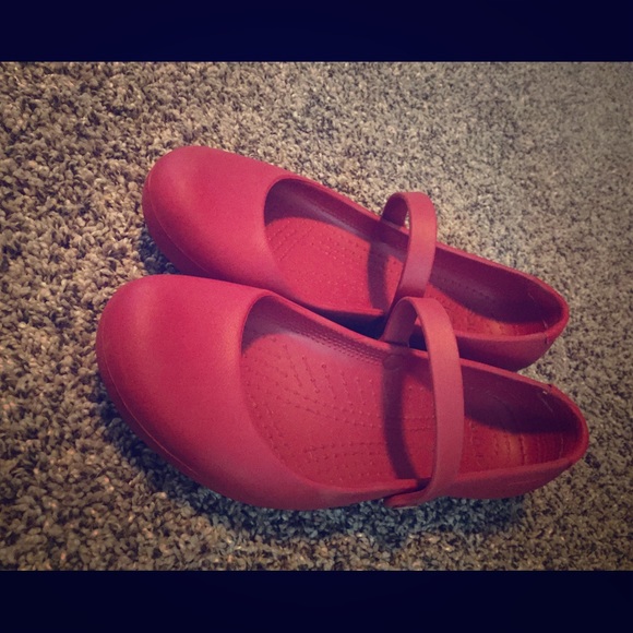 Red crocs size 9