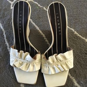 Laundry by shelli segal white wedges