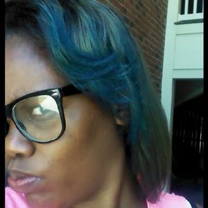 Meet your Posher, Davida