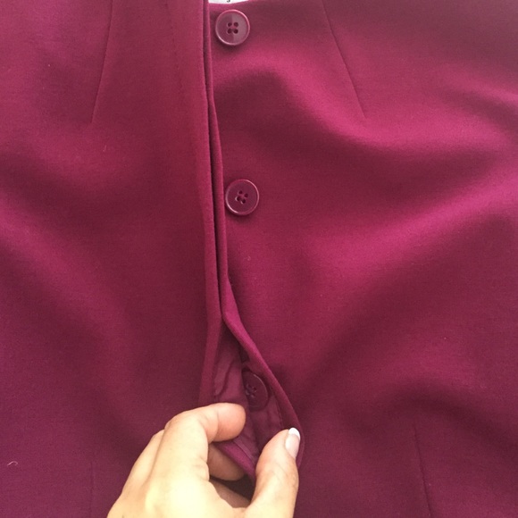 Classy Liz Claiborne maroon blazer - Picture 3 of 4