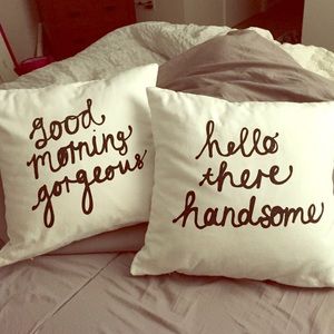 Set of two pillowcases 18x18