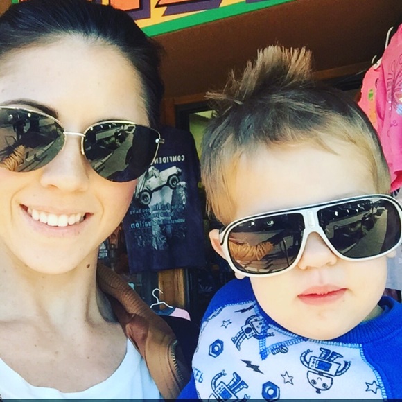 Meet your Posher, Janae - Picture 2 of 2