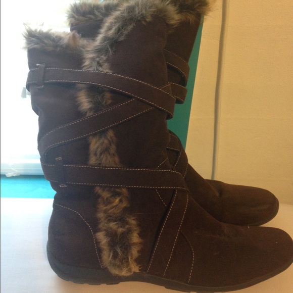 Snow boots