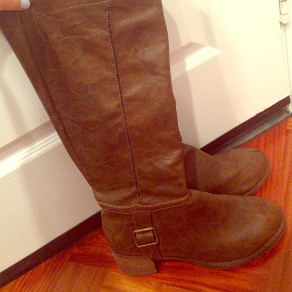 Brown boots