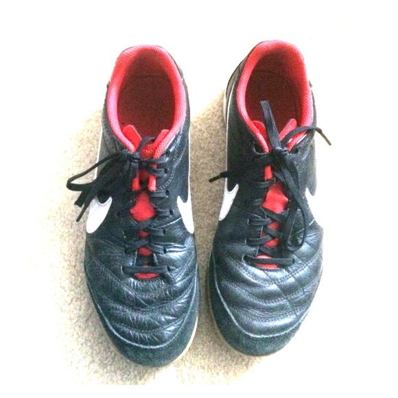 Nike soccer flats Tiempo