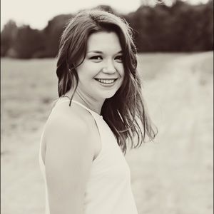 Meet your Posher, Claire