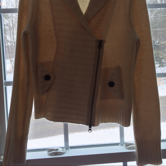 Sweater - Picture 2 of 4