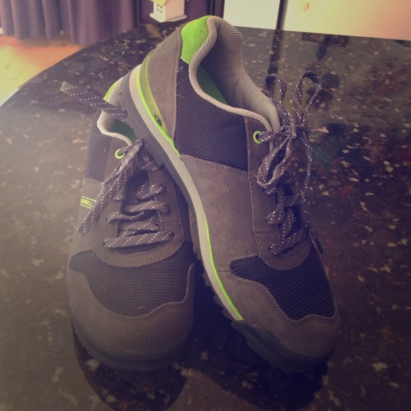 Men's Merrell air cushion sneakers Size 9.