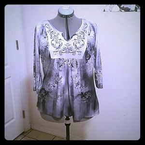 Monochrome blouse