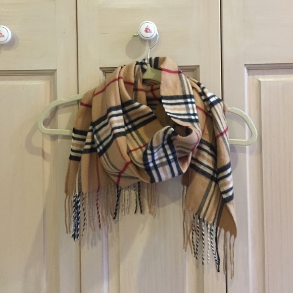 Cashmink by V. FRAAS Plaid Scarf