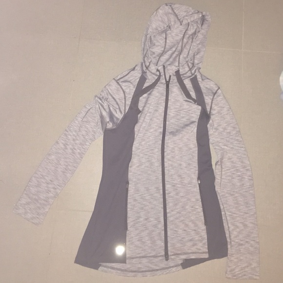 Hooded workout jacket - Picture 2 of 4