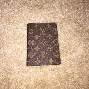 AUTHENTIC 🎁🎁 Louis Vuitton Passport