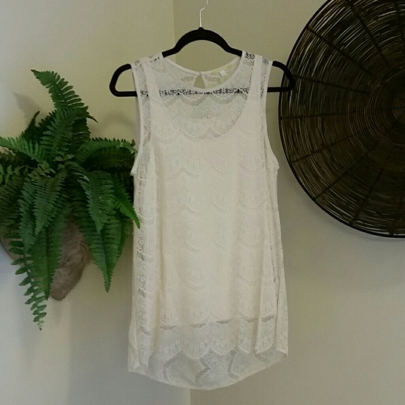 Gianni Bini sleeveless high low lace top