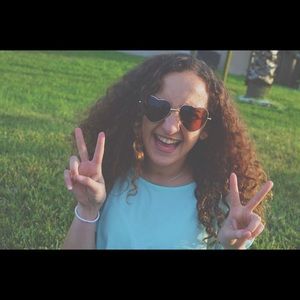 Meet your Posher, Michaela