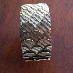 Gold custom Jewlery cuff