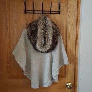 Michael kors sweater with detachable fur collar