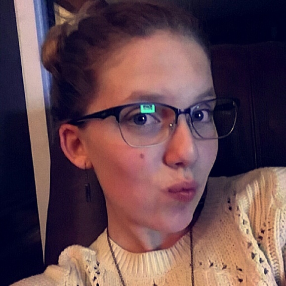 Meet your Posher, Paige - Picture 1 of 1