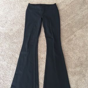 Lulu size 4 flare pants