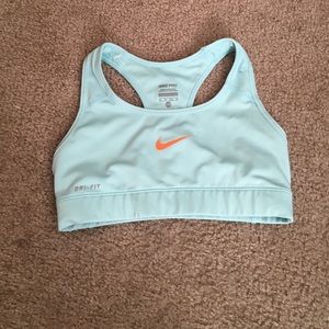 Nike pro sports bra