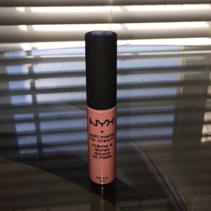 NYX Soft Matte lip cream