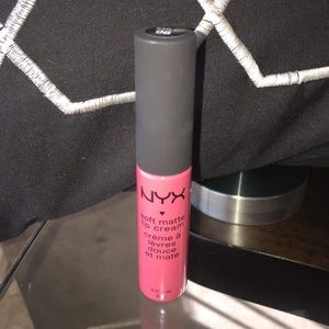NYX Soft Matte lip cream