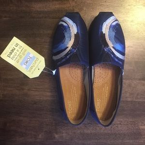 Ink Satin Embroidered Toms