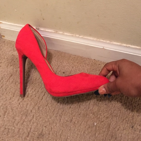 Shoes - Picture 2 of 4