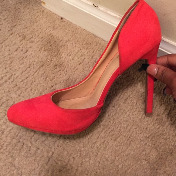 Shoes - Picture 3 of 4