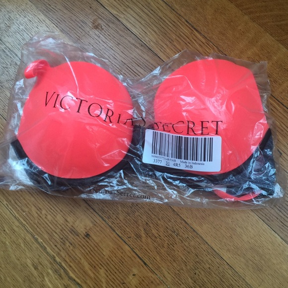 🎉Victoria's Secret Pink NWT "Everywhere" Push-up