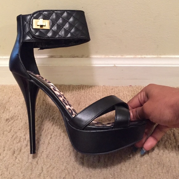 Shoes - Picture 2 of 3
