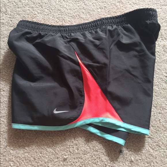 Nike Shorts - Picture 3 of 3