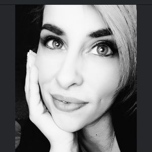 Meet your Posher, Desiree