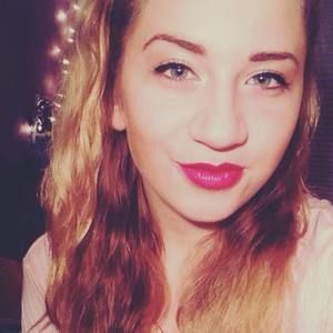 Meet your Posher, Holly