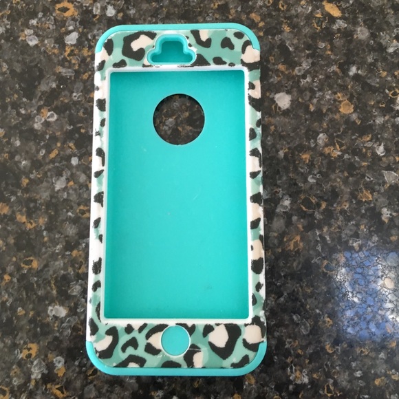iPhone 5C Cheetah Print Case - Picture 2 of 3