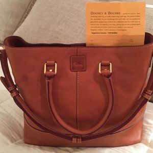 Dooney & Bourke Tote