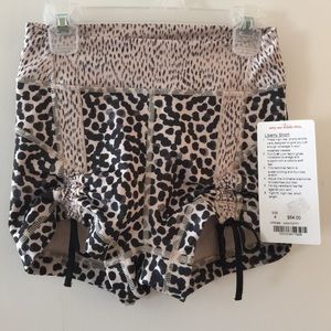 Liberty short Lululemon size 4