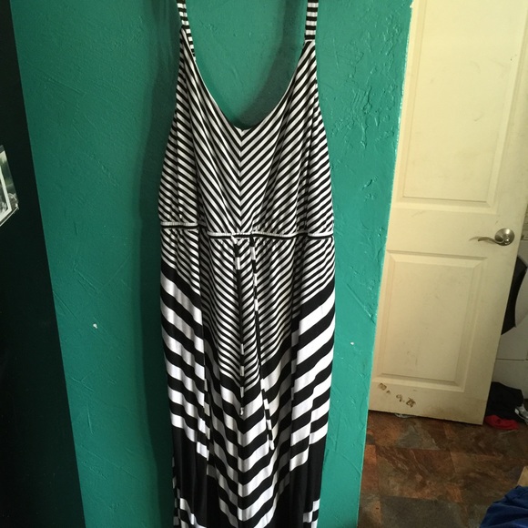 Torrid size 3 maxi dress
