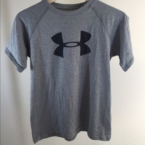 Under Armour boys youth large heatgear loose shirt