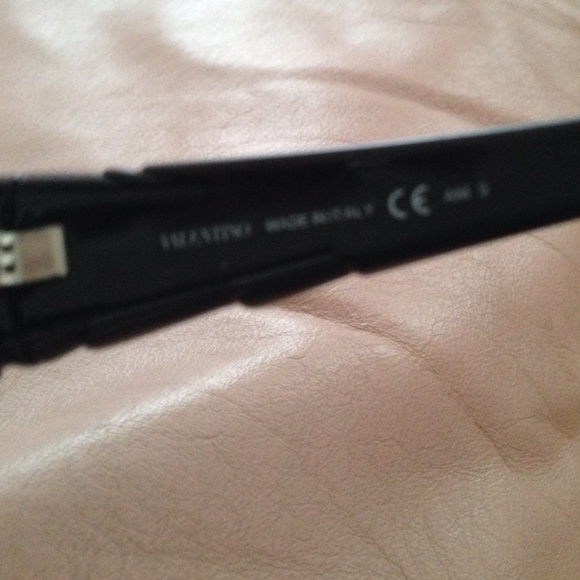 Authentic Valentino brown sunnies💥😃sale 1 HR - Picture 3 of 4