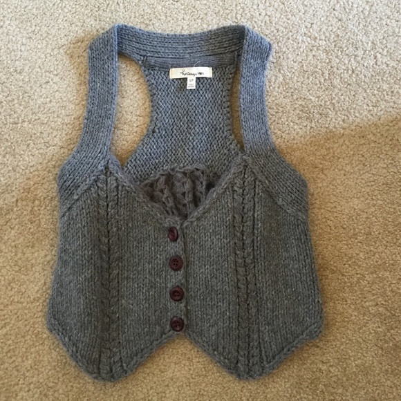 Forever 21 grey crop sweater vest