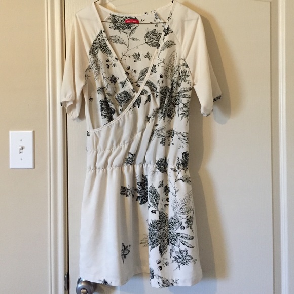 ❗️Price Drop❗️na•na Queen (Korean brand) dress