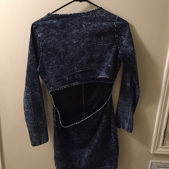 Dress - Picture 2 of 2