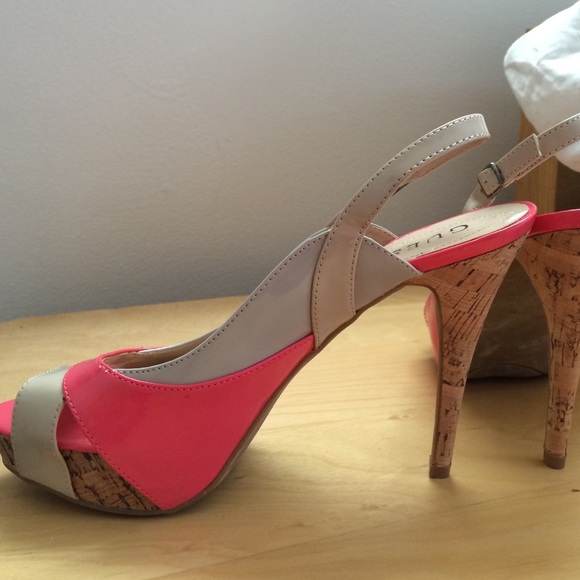 The perfect color pop sling-back heel - Picture 2 of 3