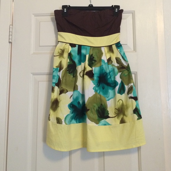 Short strapless floral dress Size:3