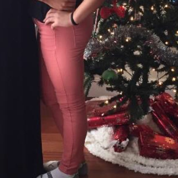 Salmon colored skinny jeans size 6