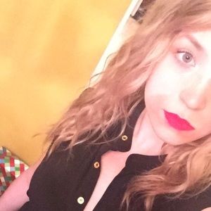 Meet your Posher, Abigail