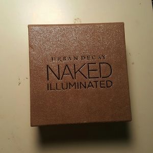 Urban Decay Naked Illuminated Highlighter